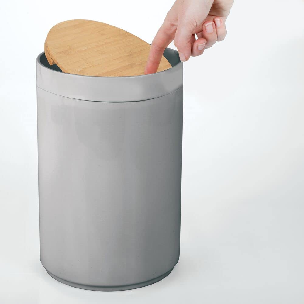 mDesign Swing Lid Bin – Bamboo and Plastic Rubbish Bin for Bathroom or Bedroom – Small Waste Bin with Swing Lid for Easy Access – Grey/Natural Natural/Gray