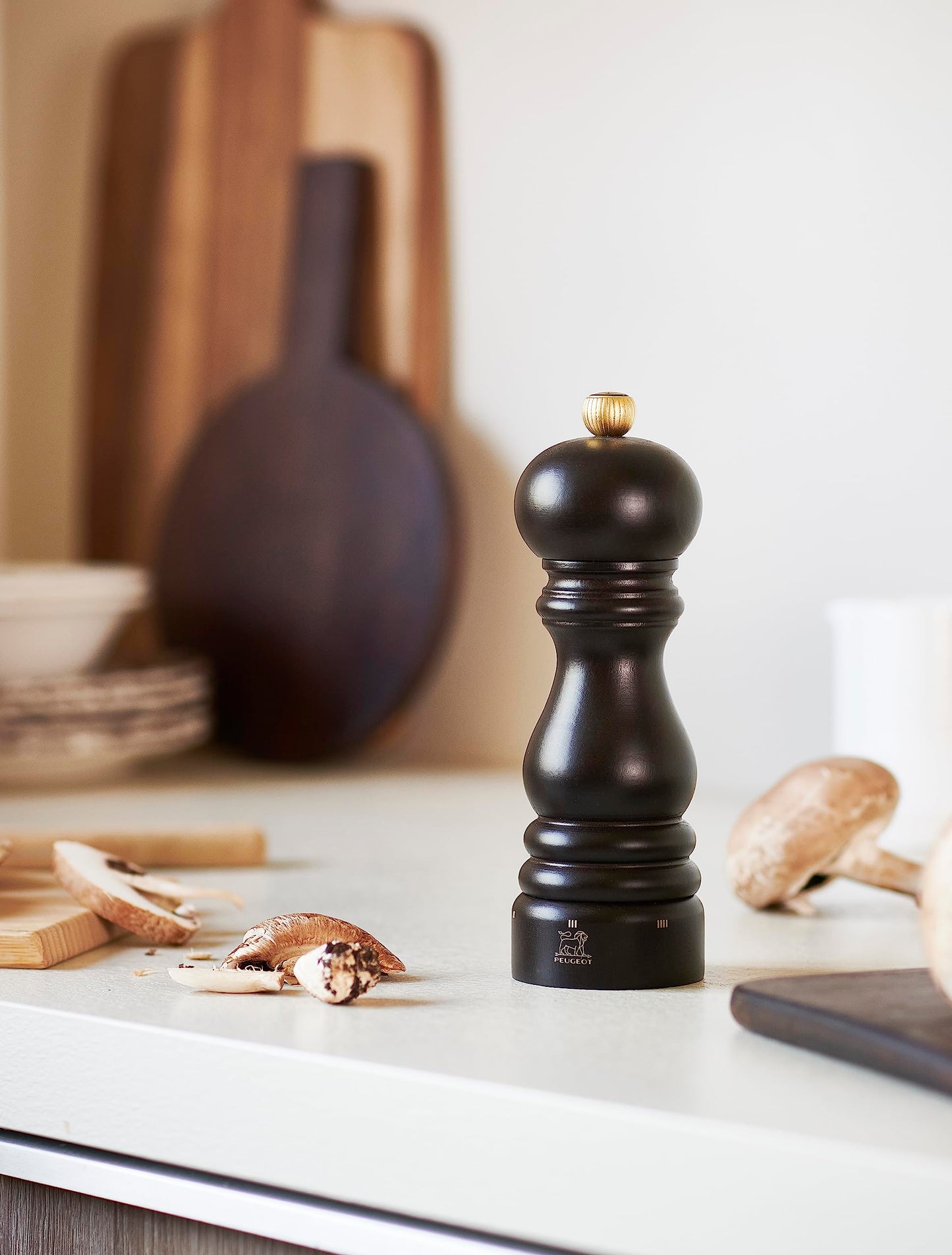 PEUGEOT - Paris u'Select 18 cm Pepper Mill - 6 Predefined Grind Settings - Made With PEFC Certified Wood - Made In France - Chocolate Colour