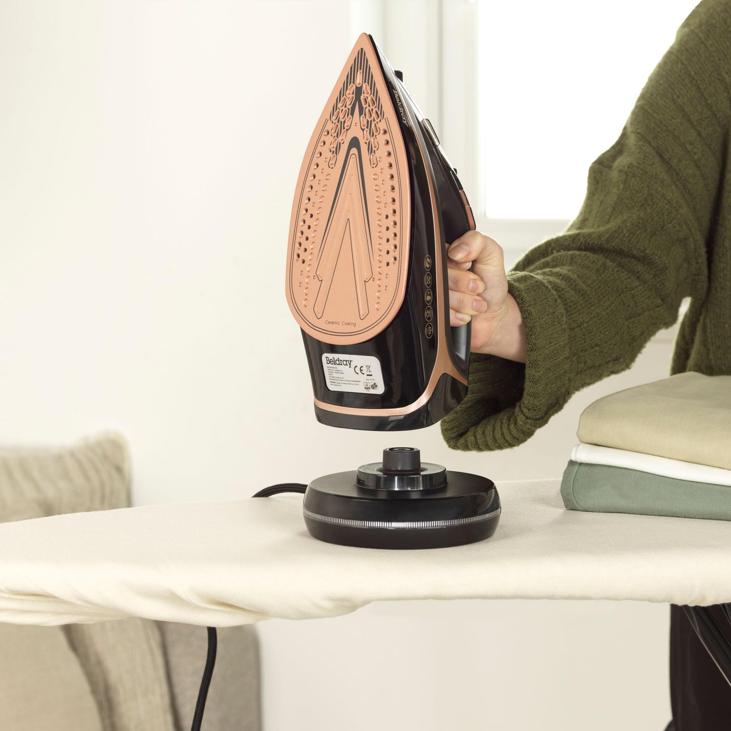 Beldray BEL0987RG 2 In 1 Cordless Steam Iron - 300ml, Rose Gold Edition, 360° Charging Base, Smooth Ceramic Soleplate, Corded or Cordless, 2600 W, 140g/min Steam Shot, Anti-Drip & Anti-Calc Functions Single