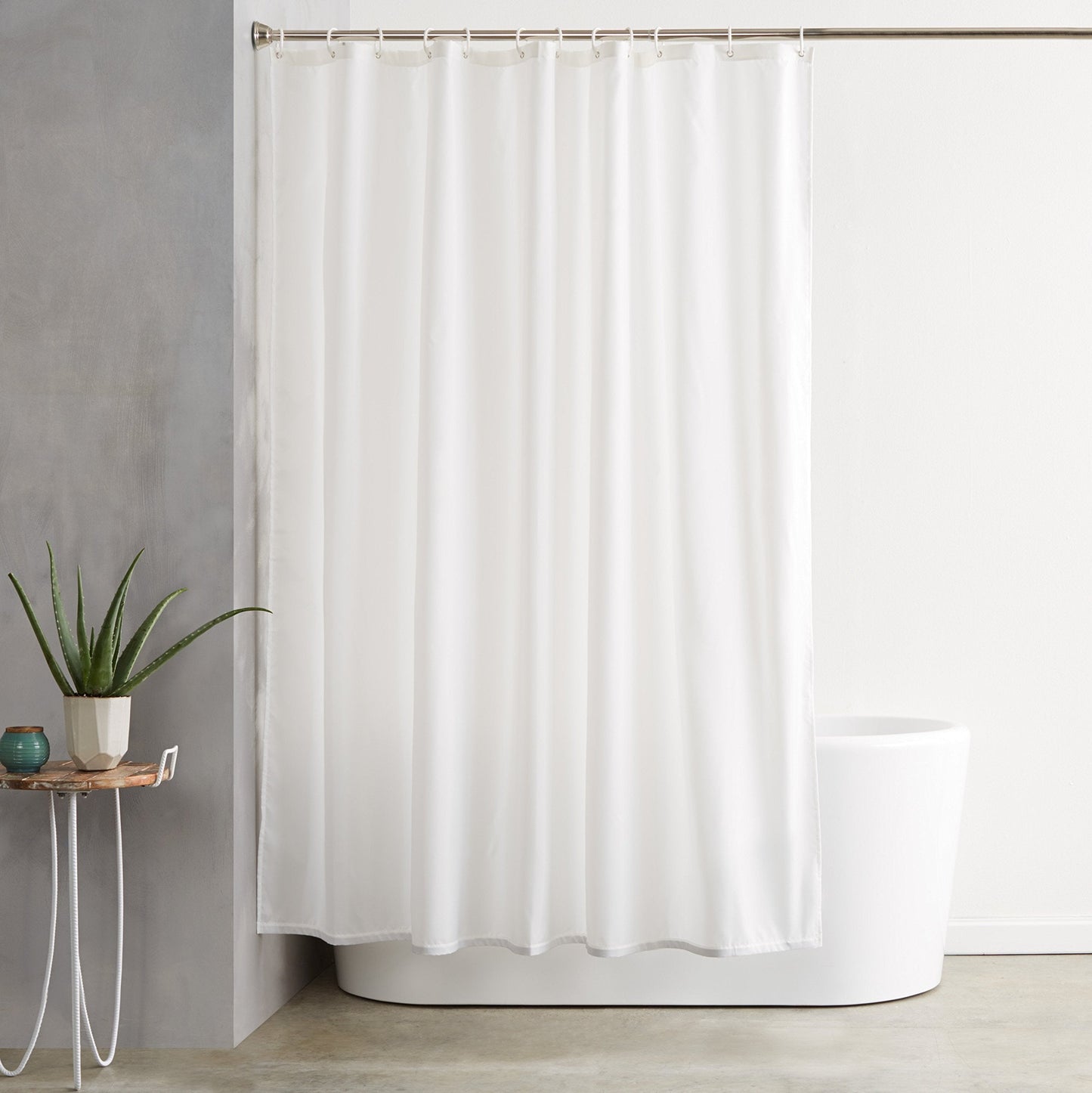 Amazon Basics Solid Colour Fabric Shower Curtain Mould Resistant and Water Repellent, White, 180 x 180cm