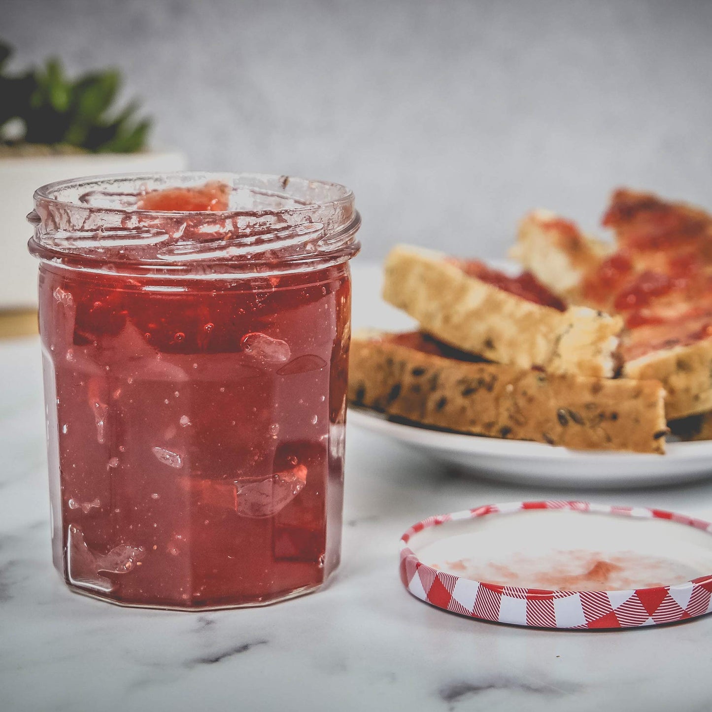 Glass Jam Jars | Set of 12 | Wide Mouth 324ml Glass Preserve Pots | Screw Top Red Gingham Lids | Airtight Pickle Jars | Homemade Jam, Marmalade & Chutney Jar | M&W