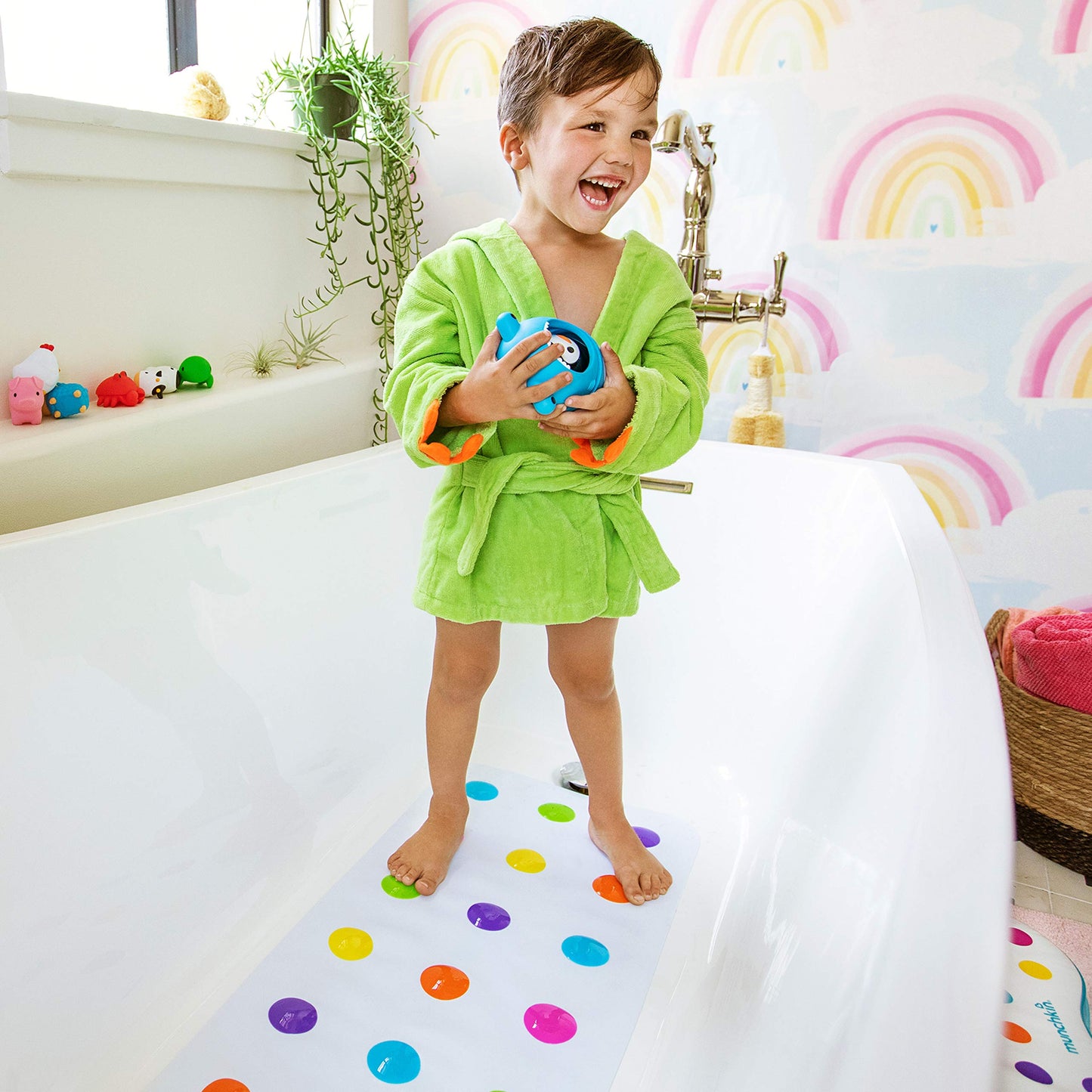 Munchkin Dandy Dots Non Slip Baby Bath Mat, Colourful Bubble Bath Mat & Shower Mat, Safety Kids Plastic Mat with Skid-Resistant Suction Cups, Essential Children's Accessories