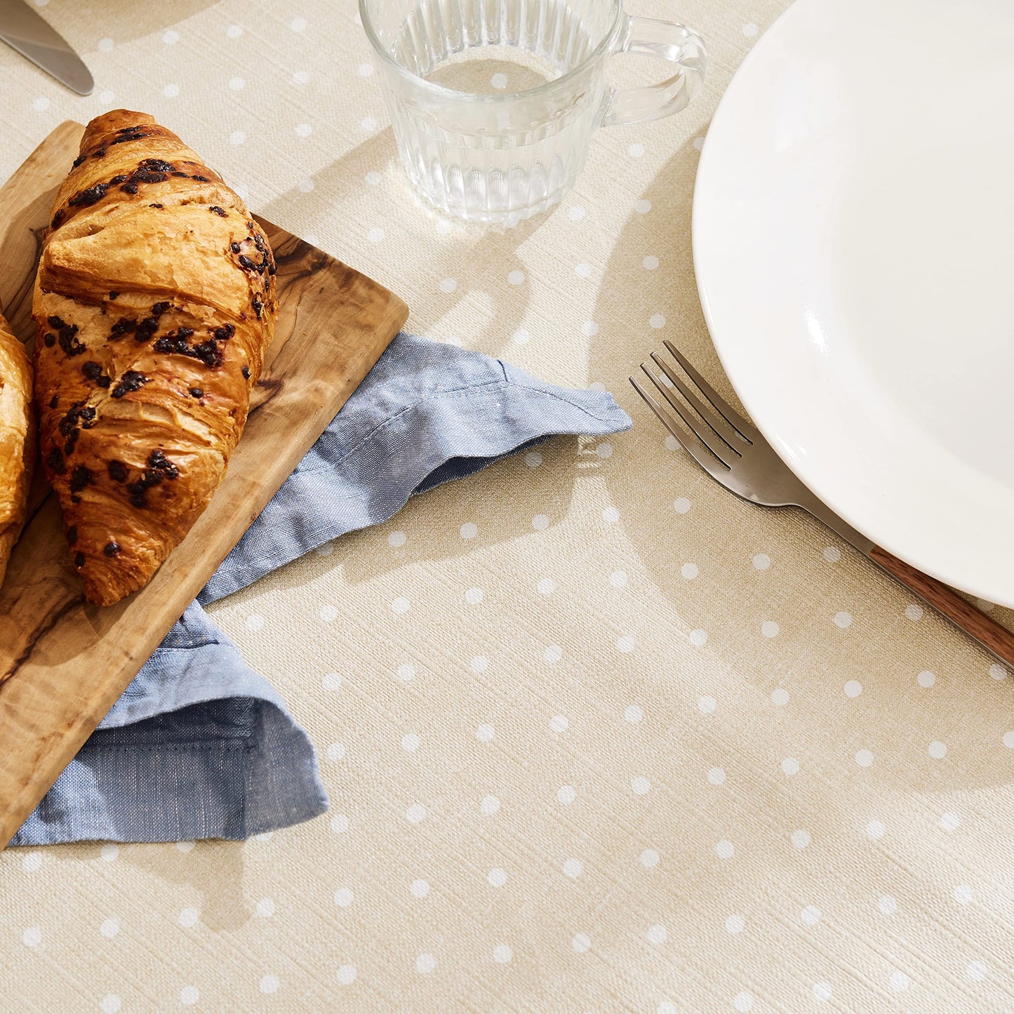 KP HOME Spotted Cream Polka Dot Design Wipe Clean Tablecloth Beige with White PVC Table Cover - Rectangle 200 x 140 cm - Wipeable Vinyl Plastic Table Cloth With Retro Polkadot 200 x 140 cm | 78 x 55 in